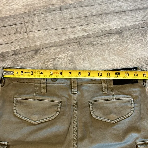 28.5” Tan BCBG Max Azria Cargo Jeans NWT Tag Size 27