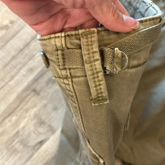 28.5” Tan BCBG Max Azria Cargo Jeans NWT Tag Size 27