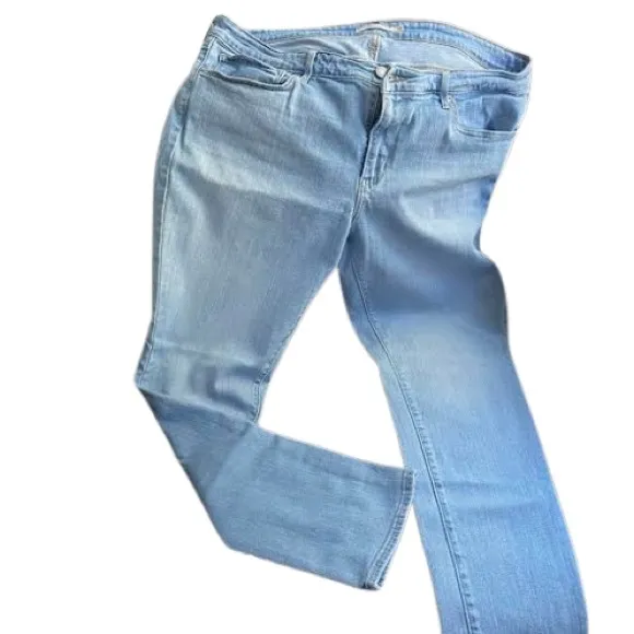 711 Skinny Light Washed Levi Jeans