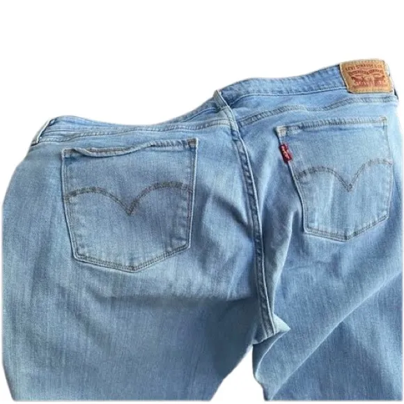 711 Skinny Light Washed Levi Jeans