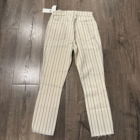 Abercrombie &amp; Fitch Simone High Rise Slim Raw Hem Striped Jeans New Size 26 2S