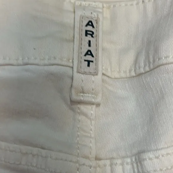 ARIAT Women’s distressed denim white jeans size 32