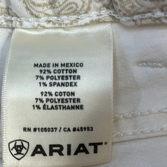 ARIAT Women’s distressed denim white jeans size 32