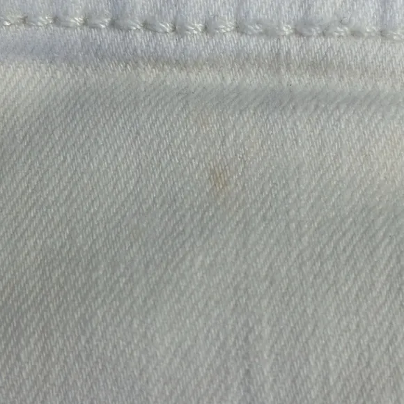 ARIAT Women’s distressed denim white jeans size 32