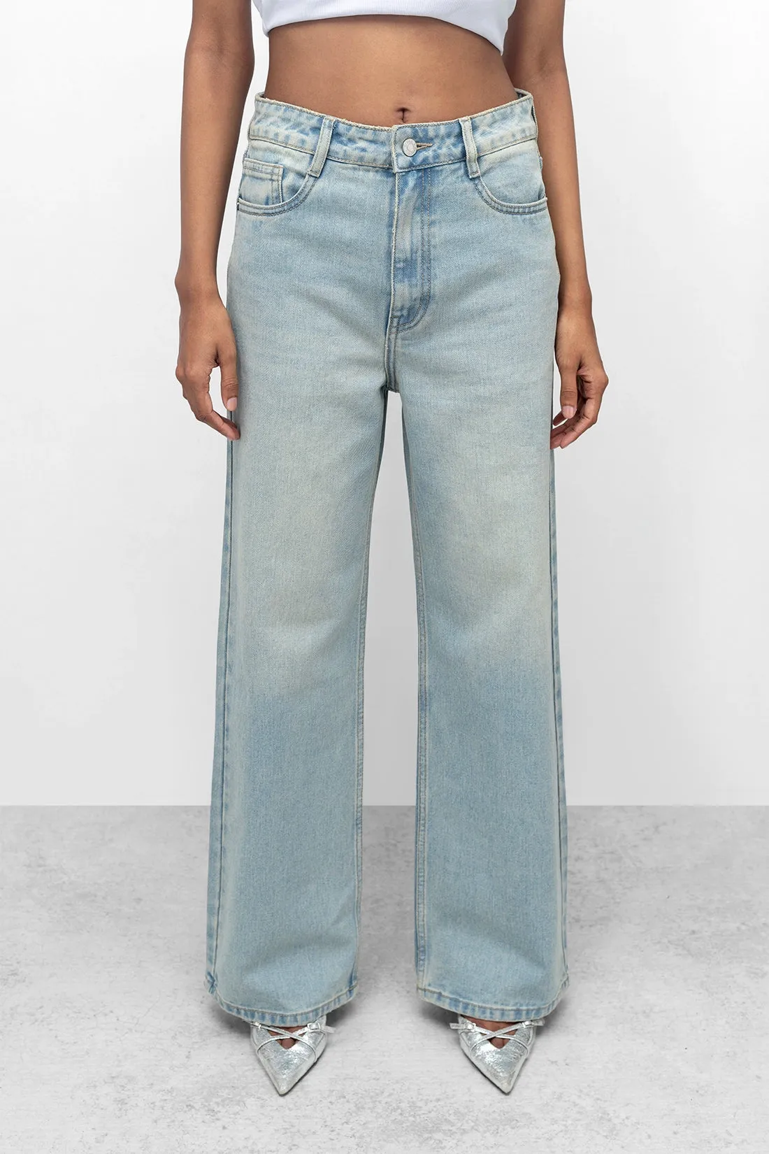 B03 Straight Leg Jeans