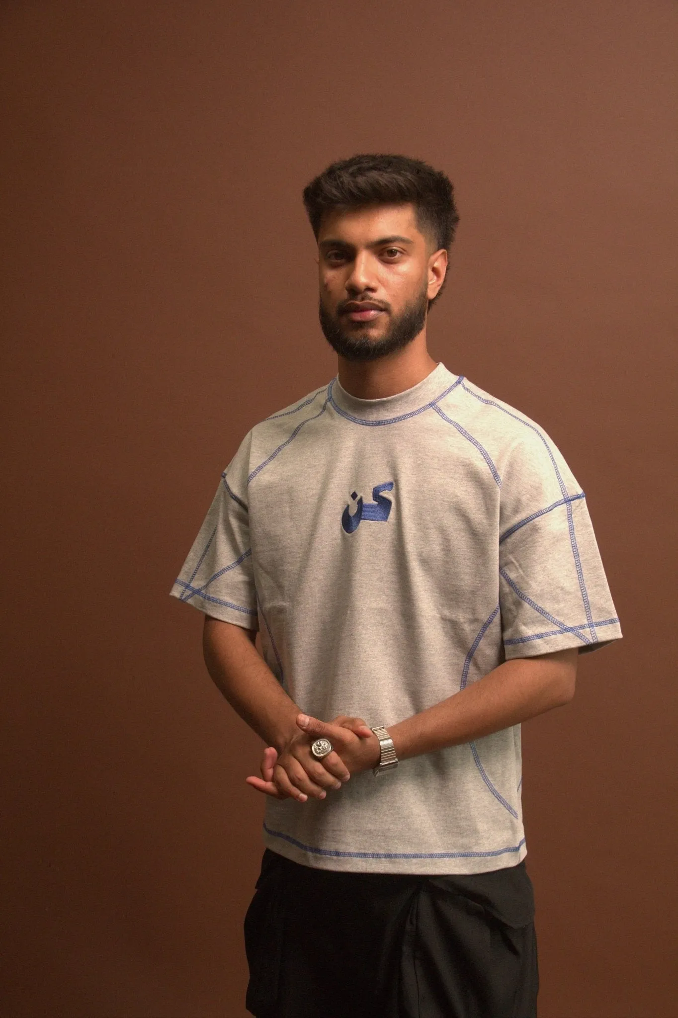 'BE' CONTRAST STITCH TEE