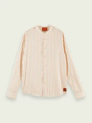 Camisa relaxed fit sin cuello en algodón orgánico