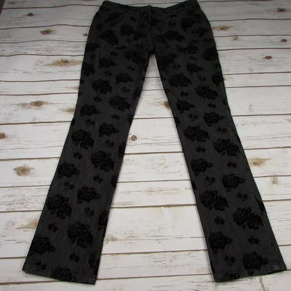 Chicos Platinum Denim Black Velvet Rose Jeans 0.5