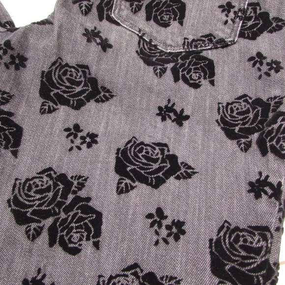 Chicos Platinum Denim Black Velvet Rose Jeans 0.5