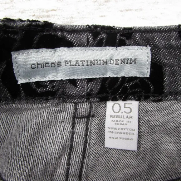 Chicos Platinum Denim Black Velvet Rose Jeans 0.5