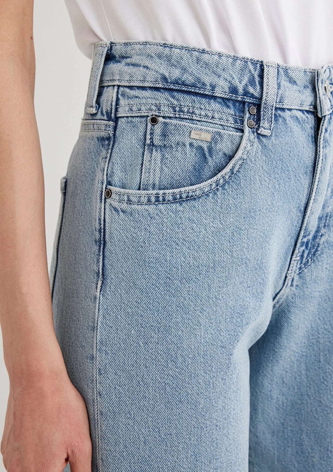 Ella Bleached Icon Jean Pants