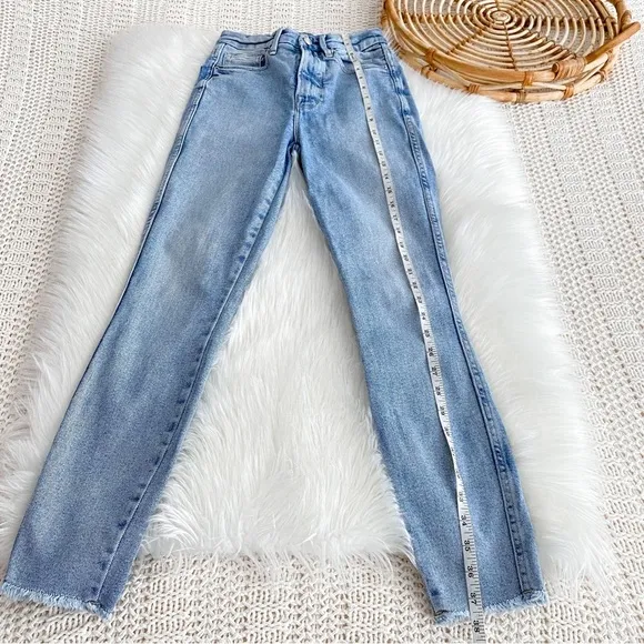Good American Good Curve Crop Jeans Light Blue Raw Cut Hem High Rise 00/24