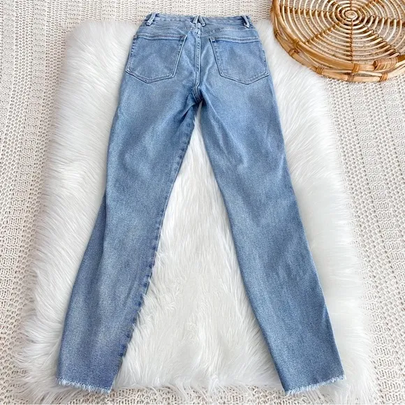 Good American Good Curve Crop Jeans Light Blue Raw Cut Hem High Rise 00/24