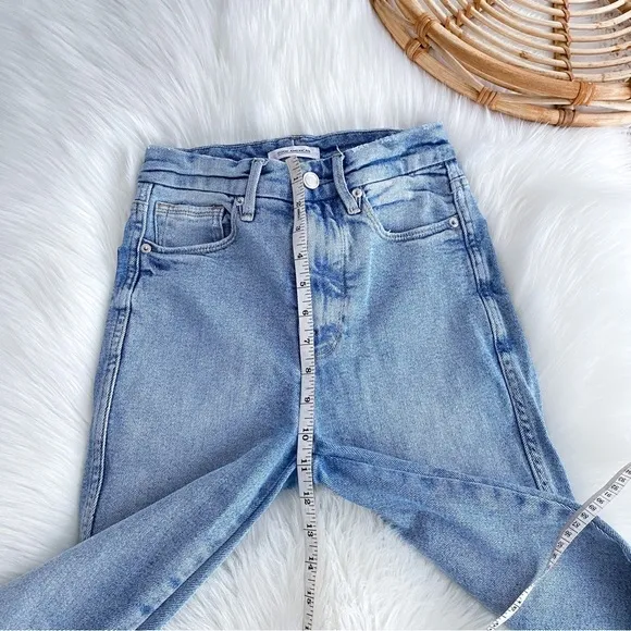 Good American Good Curve Crop Jeans Light Blue Raw Cut Hem High Rise 00/24