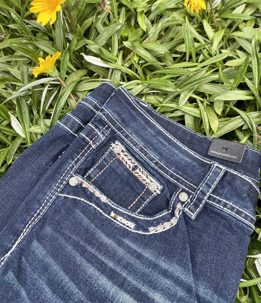 Grace in LA Jeans Womens Aztec Steerhead (EBS576)