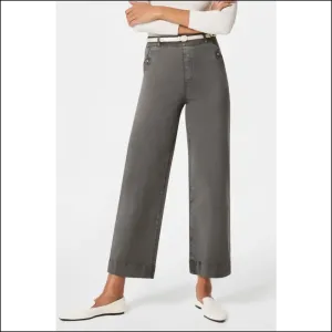 High Waist Jeans: your New Best Friends that Keep Secrets in Pockets!