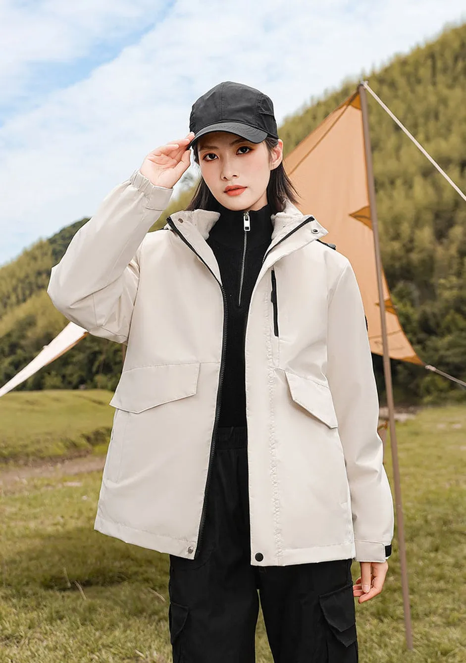 Insulated Cargo Puffer Jacket for Women with Relaxed-Fit Design