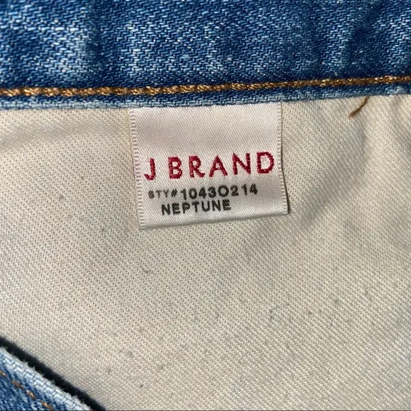 J Brand Distressed Cut Off Jeans Shorts in Neptune Wash Sz 26