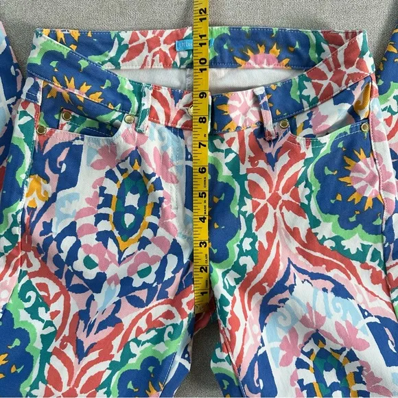 J. McLaughlin Slim Lexi Jeans. Size 0. Oahu print. Multicolor.