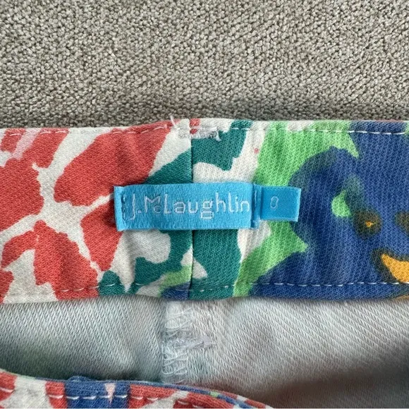 J. McLaughlin Slim Lexi Jeans. Size 0. Oahu print. Multicolor.