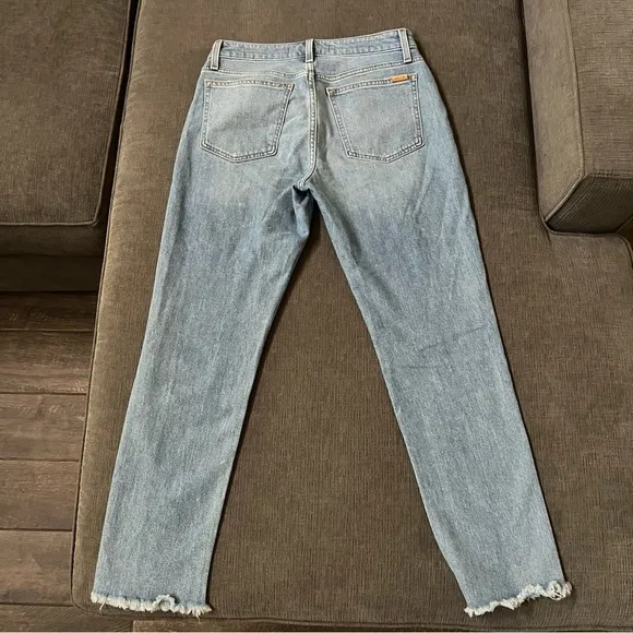 Joe's Jeans Kass Mid-Rise Straight Ankle Jean Raw Hem in Danae Wash (Light Wash)