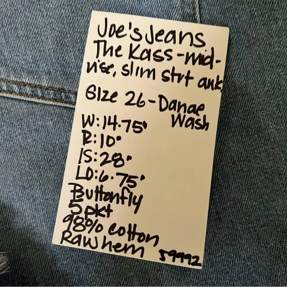 Joe's Jeans Kass Mid-Rise Straight Ankle Jean Raw Hem in Danae Wash (Light Wash)