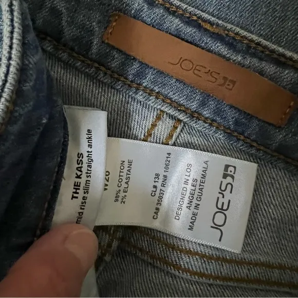 Joe's Jeans Kass Mid-Rise Straight Ankle Jean Raw Hem in Danae Wash (Light Wash)