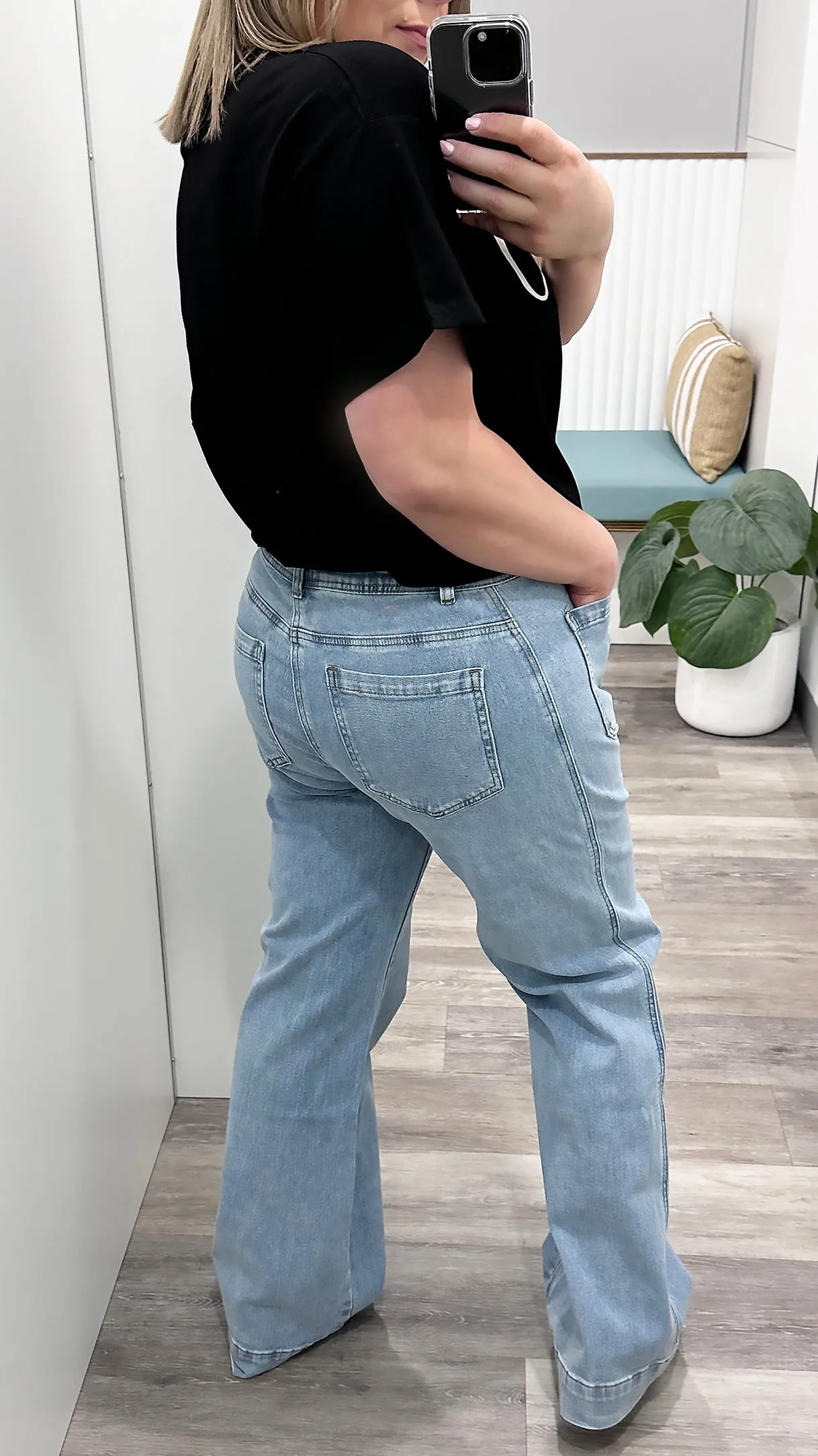 Lara Wide Leg Jeans Light