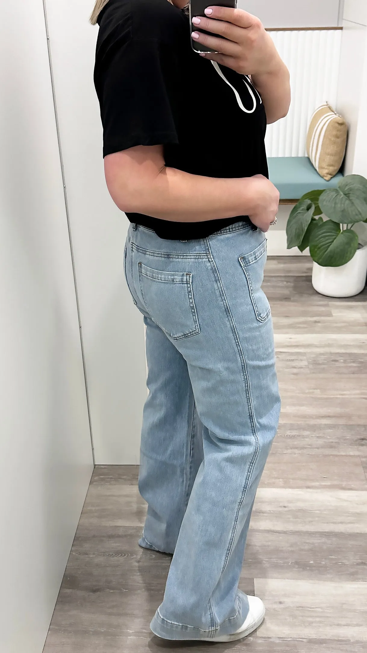 Lara Wide Leg Jeans Light