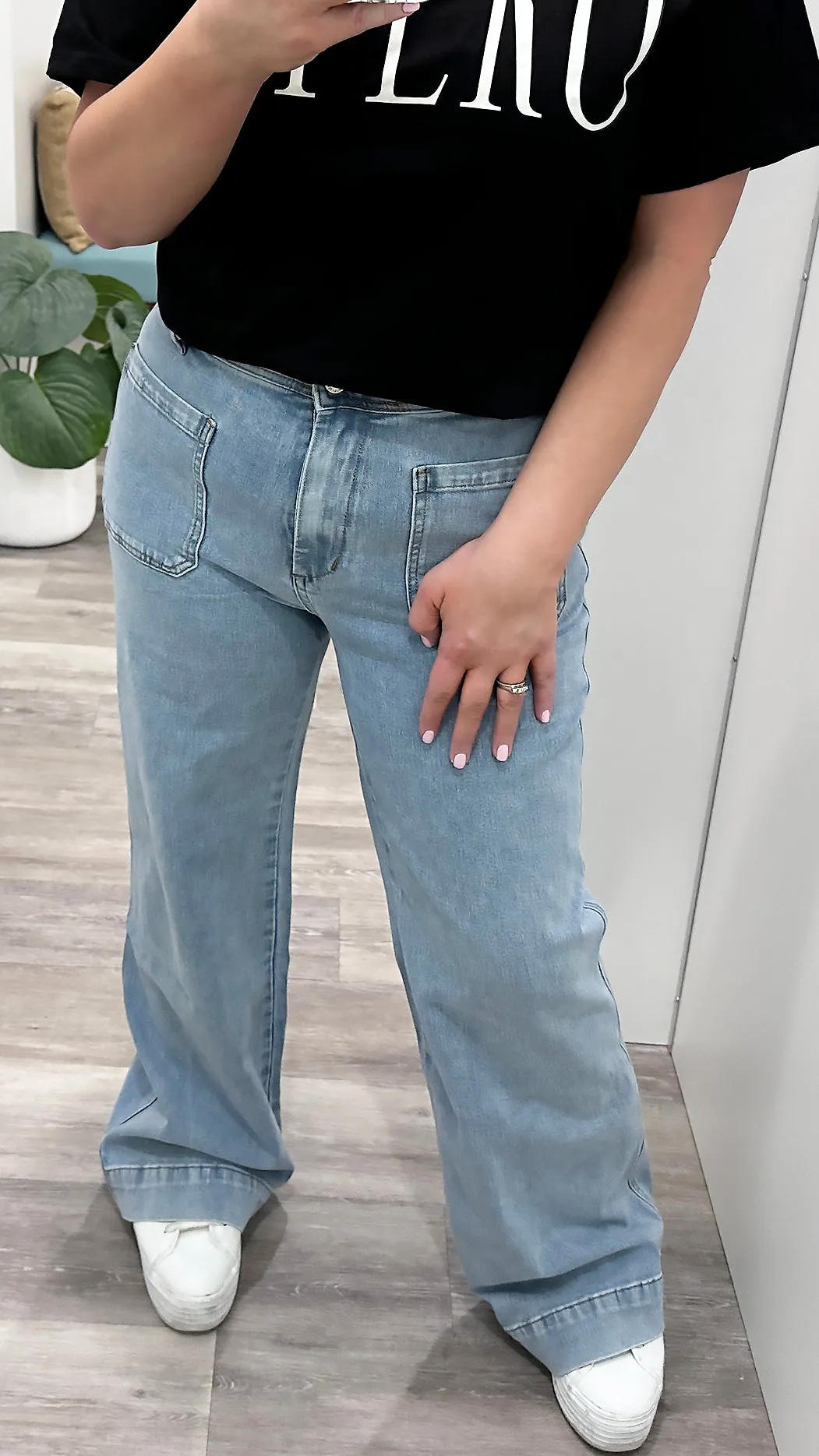 Lara Wide Leg Jeans Light