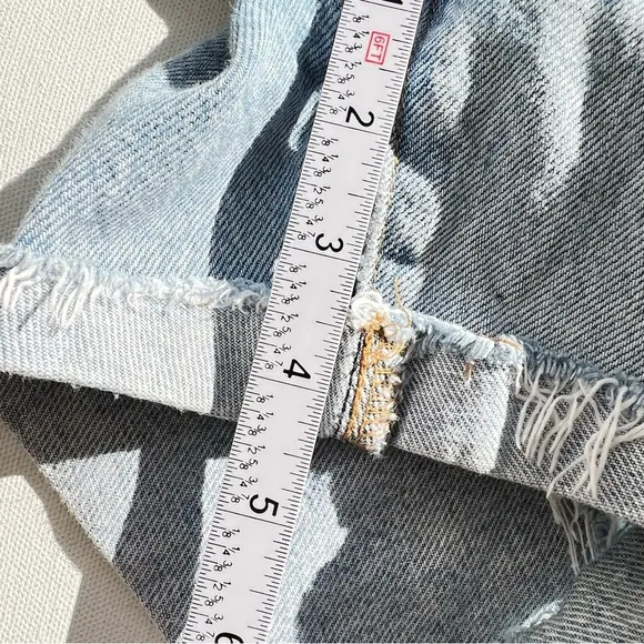 Levi’s 501 high-rise 4” denim jean shorts 29 cutoff light long north