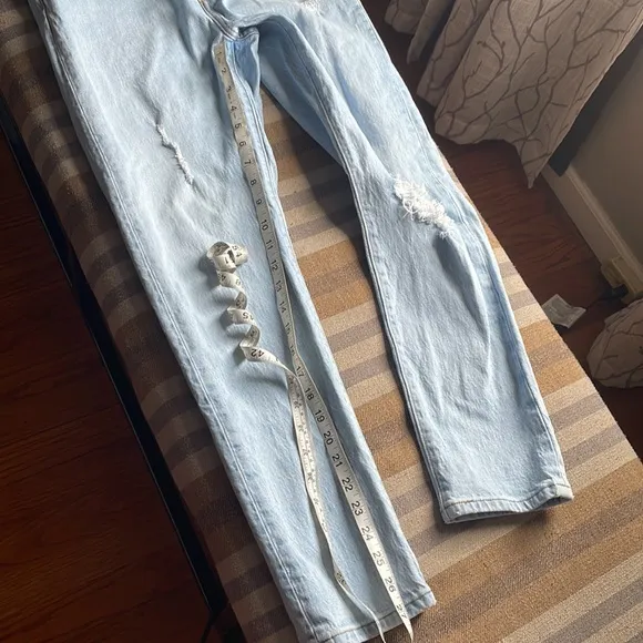 Levi’s Light Wash ButtonFly Ripped 501 Mom Jeans