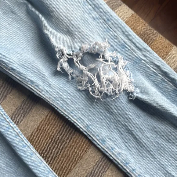 Levi’s Light Wash ButtonFly Ripped 501 Mom Jeans