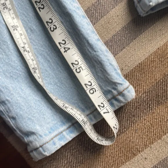 Levi’s Light Wash ButtonFly Ripped 501 Mom Jeans