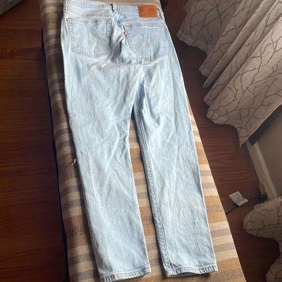 Levi’s Light Wash ButtonFly Ripped 501 Mom Jeans