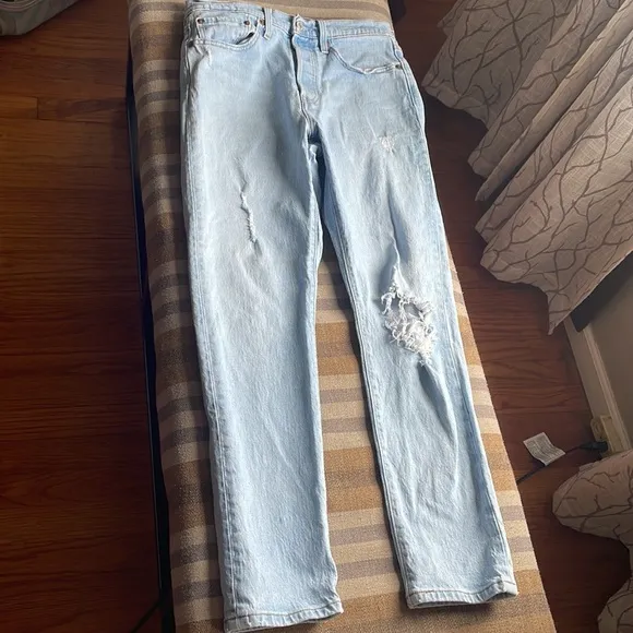 Levi’s Light Wash ButtonFly Ripped 501 Mom Jeans