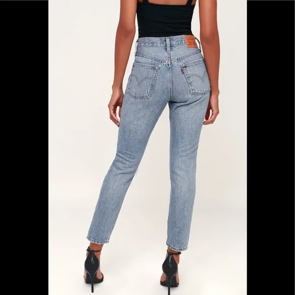 Levi’s Light Wash ButtonFly Ripped 501 Mom Jeans