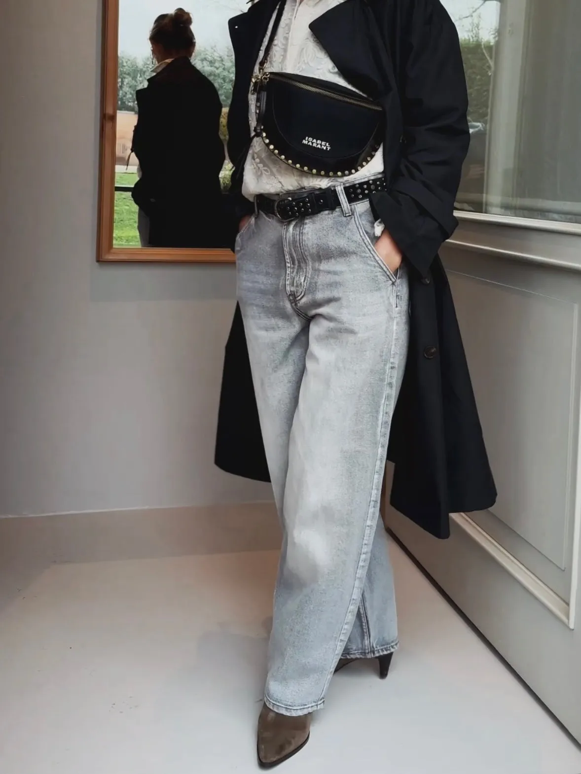 LOOSE STRAIGHT LEG JEANS - LIGHT GREY