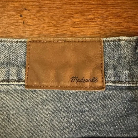 Madewell &quot;The High-Rise Slim Boyjean&quot; Size 35 Medium Wash Cropped Jeans - EUC