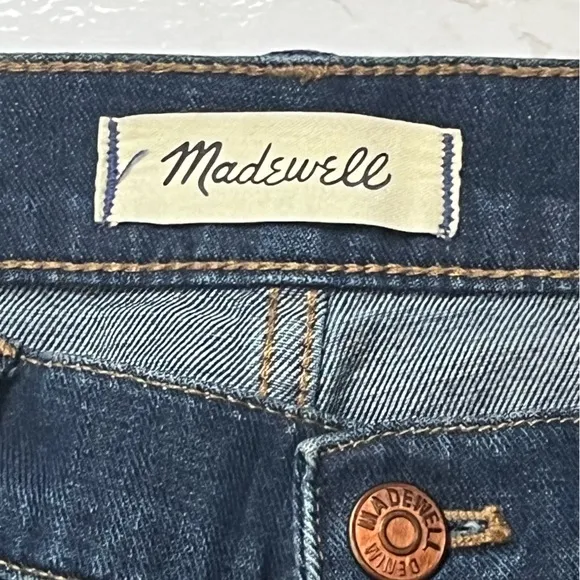 Madewell women’s The Slim Boyjean dark wash jeans, size 26