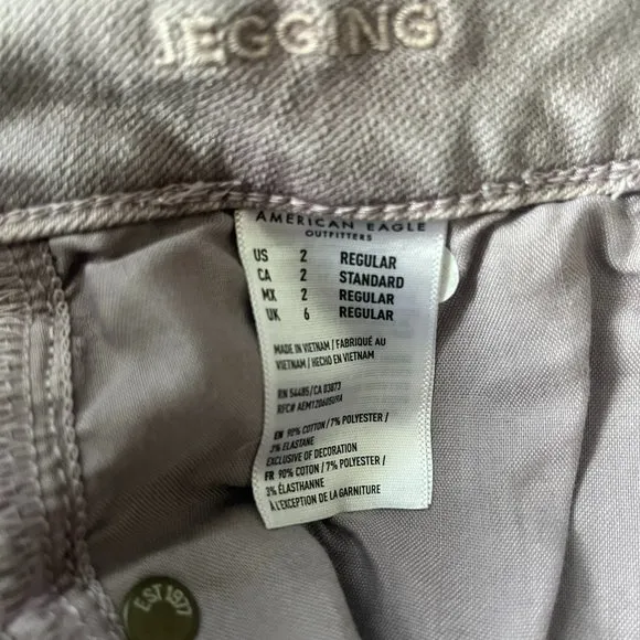 NWT American Eagle Women's Super Stretch Light Pink Jeggings Denim Size 2