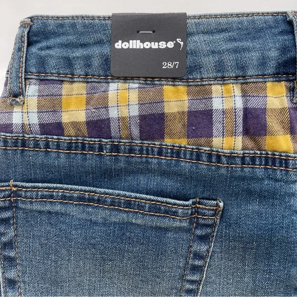 NWT Dollhouse Women’s Jeans Skirt Mid Rise Slim Fit Stretch Denim Mini Skirt