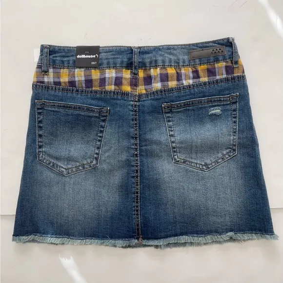 NWT Dollhouse Women’s Jeans Skirt Mid Rise Slim Fit Stretch Denim Mini Skirt
