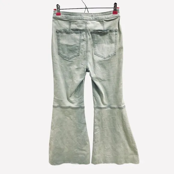 NWT Free People Youthquake Cropped Flare Jeans in Bleach Out Blue Size 32(14)