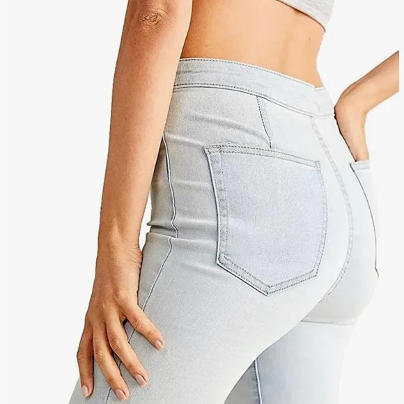 NWT Free People Youthquake Cropped Flare Jeans in Bleach Out Blue Size 32(14)