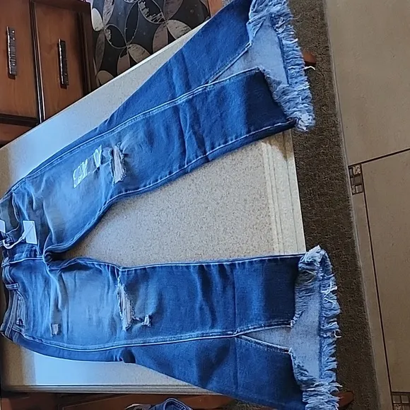 NWT KanCan High Rise Split Leg Flare Jeans Size 28 x 33L