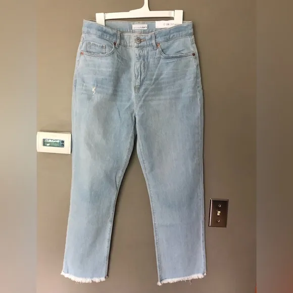 NWT LOFT High Waist Straight Crop Frayed Jeans Size 6