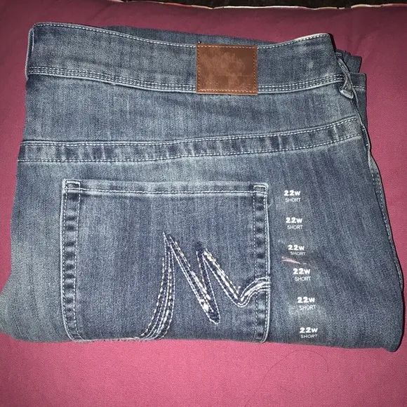 NWT Maurices Plus size jeans 👖