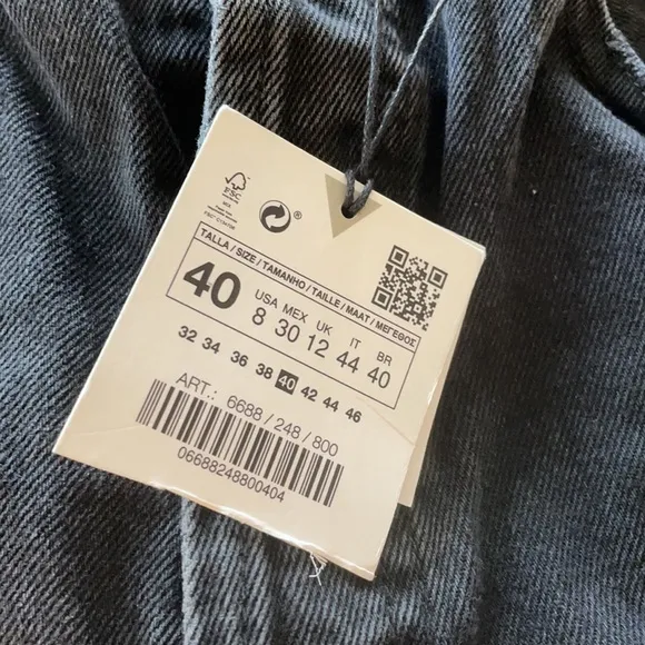 NWT Zara Full Length Distressed Boyfriend Jeans