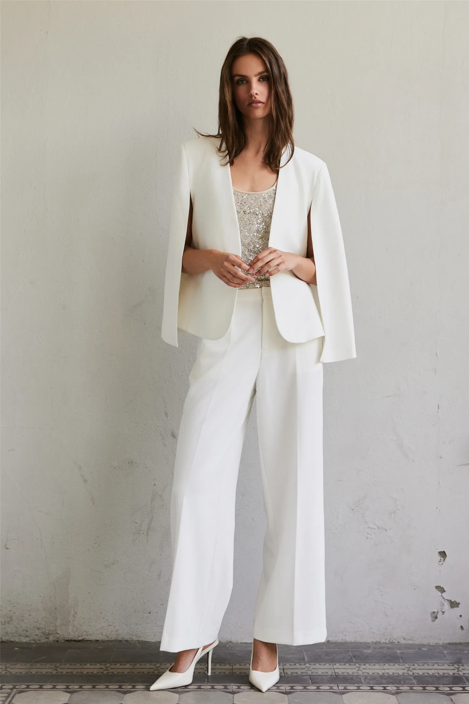 Reign Tailored Extra Wide White